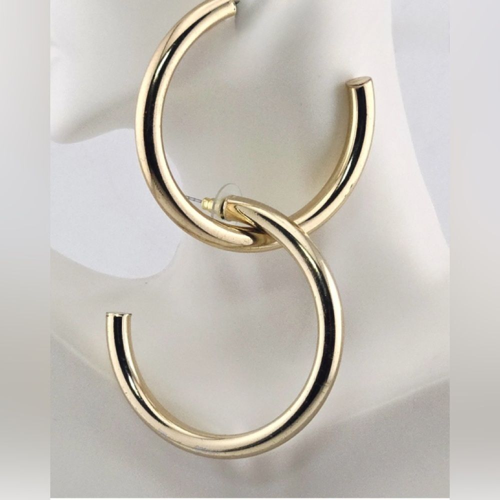 Chic Gold  Hoop Earrings